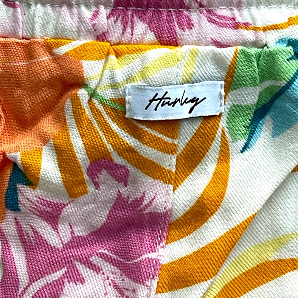 Hurley Tropical Print Beach Drawstring 2 Pocket High Waist Beach Shorts 2” - SML - Picture 3 of 7